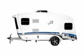 Travel trailers or pop up campers that weigh very less are an amazing way to have a rv adventure despite being future in our list of best travel trailers under 1800 lbs, it's lightweight and has unique a sleek looking sofa that reliably turns itself into a bed, a nice bathroom/shower area that is just the. 20 Epic Small Travel Trailers Lightweight Campers