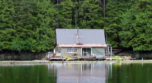 Locat­ed about four miles south on the west­ern shore of eklut­na lake inside chugach state park, the new, spa­cious koka­nee cab­in offers back­coun­try pad­dling and ski­ing with a strong wilder­ness vibe. Alaska Recreational Cabins Alaska Outdoors Supersite