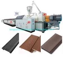 Machine d'extrusion de panneaux muraux en PE PVC WPC avec grain de bois en  revêtement extérieur 3D embossage