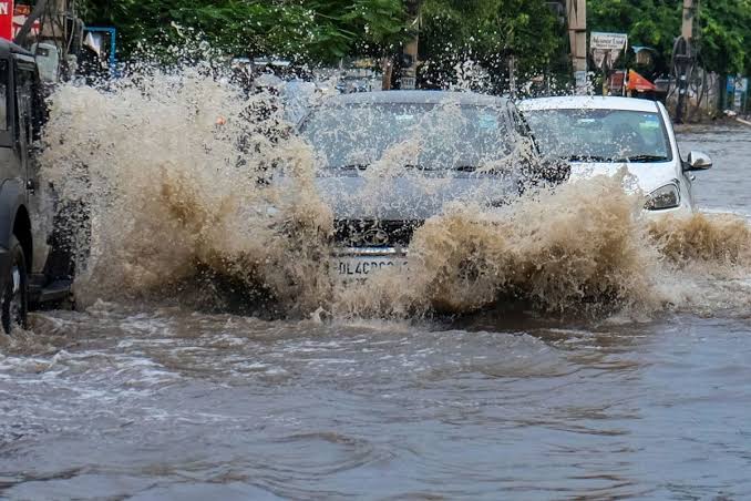 Very Heavy Rain Warning: देशभर में मानसून का कहर; मुंबई में भारी बारिश; केरल,  ओडिशा और झारखंड में अलर्ट