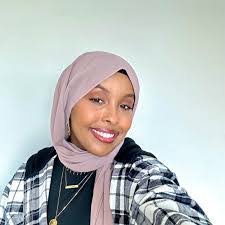 Idil Mohamed's Instagram, Twitter & Facebook