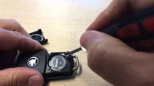 Batterie des autoschlüssels leer ist und ihr sie austauschen sollt. How To Skoda Octavia Superb Schlusselbatterie Youtube