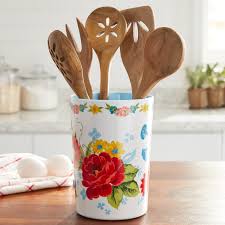 4.7 out of 5 stars 229. The Pioneer Woman 6 Piece Melamine Utensil Crock With Wood Tools Sweet Rose Walmart Com Walmart Com