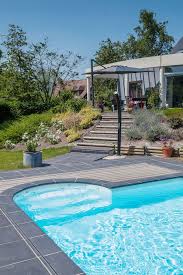 Pooltreppe Mit Rundung Gartenpools Pool Im Garten Pool Terrasse