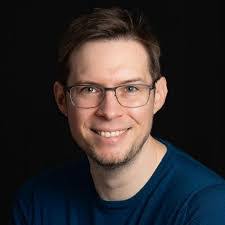 Michael Konig's Instagram, Twitter & Facebook