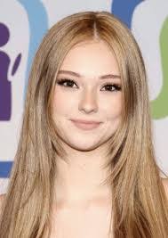 Kat Mitchell's Instagram, Twitter & Facebook