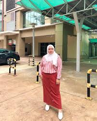 Untuk mengetahui koleksi pakaian dress pesta buat wanita maka melihat di sini. Cek 7 Aturan Fashion Hijab Untuk Wanita Gemuk Dan Pendek Bukareview