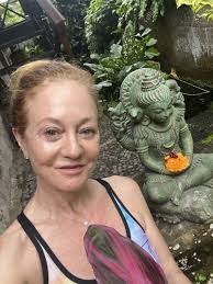 Joni Stone's Instagram, Twitter & Facebook