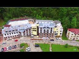 Slanic moldova | statiunea slănic moldova este situată pe versantul estic al carpaților orientali (în masivul nemira) la înălțimea de 530 m pe valea pârâului slănic. Istoria StaÅ£iunii SlÄƒnic Moldova Si A Izvoarelor Din ZonÄƒ Exclusiv In Romania Youtube