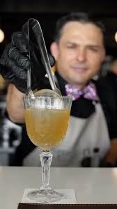 Hoy celebramos el día del Whisky con el Summer Scotch, Elaborado con Whisky  Escosés, Crema de Coco, Piña Asada, Ralladura de Limón., Visítenos el día  de hoy de 12 p.m.