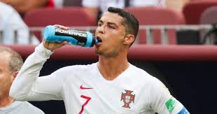 Sai là ở thằng btc giải, nó phải hỏi cr7 là có để chai coca ở đó được ko để mà cất đi trước ? Wbrbwsz Ppnjnm