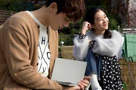 They walked at regular intervals while also maintaining distance between each other. B9ad2zrurpzzsm