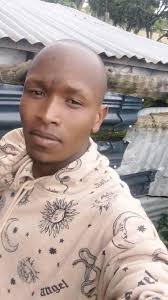 Mziwanda Reigns Lava updated his profile picture.