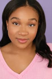 Mia Tillman's Instagram, Twitter & Facebook