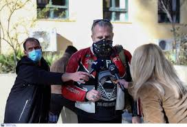 Ο πασχάλης τσαρούχας είναι πρόεδρος του πειθαρχικού συμβουλίου του σωματείου ελλήνων ηθοποιών και καλείται να καταθέσει την προσεχή τετάρτη. 2stoycpfyn Zum