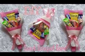 Cara Membuat Buket Snack Gampang Banget Low Budget Diy Snack Bouquet Easy Youtube Diy Snacks Snacks Diy On A Budget