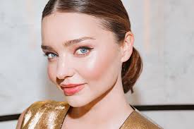 Miranda Kerr's Makeup Routine For An Evening Out
