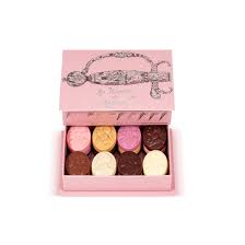 Coffret Camees Epee Assortiment De 24 Chocolats Laduree Paris Palais Sucre Macaroon Box Laduree Macaroons Sweet Life