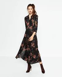 Che siate fan dei vestiti lunghi o dei vestiti corti, dei vestiti eleganti oppure dei vestiti floreali dall'animo boho chic, i saldi estate 2019 di zara hanno la risposta a ogni dubbio/necessità/desiderio di stile, e per facilitarvi la scelta tra gli ultimissimi affari da compiere (con un click) con i saldi estivi 2019. Image 5 Of Long Printed Dress From Zara Maxi Vestiti Abiti Estivi Lunghi Vestirsi Casual