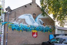 In de holthuizerdreef zijn momenteel veel agenten aanwezig vanwege een onderzoek naar een schietpartij. Huissen Is Een Tijdelijk Kunstwerk Rijker Omroep Lingewaard