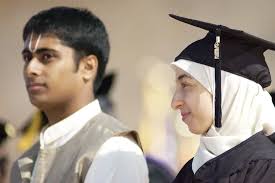 Rabbi reminds graduates of their duties as they enter a world of 'mud and  muck'