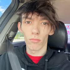 Who are good tattoo artists in Somerset, Kentucky?