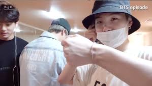 In an april 16 tweet, halsey shared a video of her and rm from bts doing their own secret handshake. Watch Bts Shares Memorable Moments With Halsey Meets Drake Madonna And More In Video From 2019 Bbmas Soompi