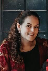 If you are a fan of the tv show Maine Cabin Masters, you'll recognize  Tracey James Hostetler meeting Ashley!