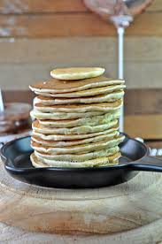 Untuk membuat kulitnya, siapkan wadah untuk tepung yang diayak. Banana Pancake Pankek Pisang Yang Sedap Qasey Honey