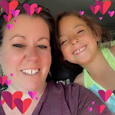 Who can color and trim thick waist length hair in Klamath Falls?