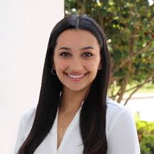 Olivia "The Bookgirl" Khan