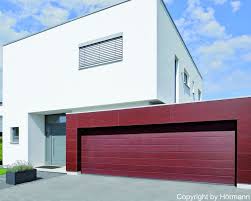 Modernes Garagentor Mit Waagrechten Sicken Garagentor Moderne Garagentore Architektur