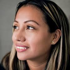 Cindy Moeller's Instagram, Twitter & Facebook