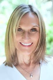 Robin Stucker's Instagram, Twitter & Facebook