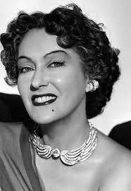 Portrait of Gloria Swanson in Sunset Boulevard  1950](http://www.flickr.com/photos/charmainezoe/5424525221/)