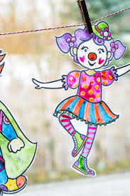 Ausmalbilder für kreidemaler am fenster. Frohliche Fensterdeko Diy Bunte Clowns Girlande