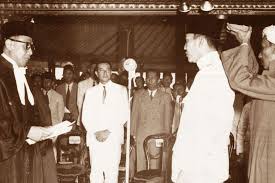 Salah satu tujuan golongan pemuda membawa ir. Tak Menyangka Ramalan Yang Didengar Fatmawati Terbukti Menjadi Kenyataan Bapak Sudah Meramalkannya