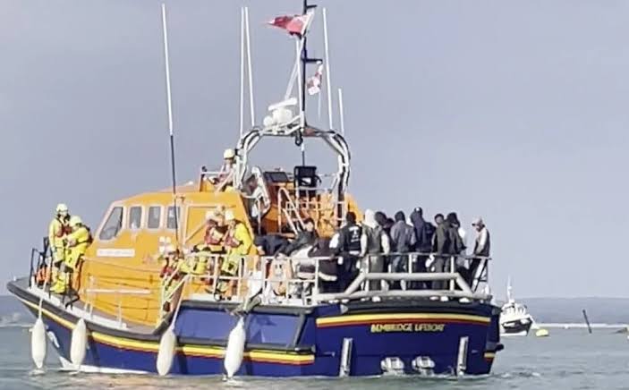 RNLI advises volunteers to remove badges in public