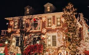 This strand of outdoor lights has 100 warm white bulbs on a green wire, and the whole thing is around 20 feet in length, making it perfect for decorating a tree or your home's porch. Best Christmas Light Displays In Los Angeles For 2020