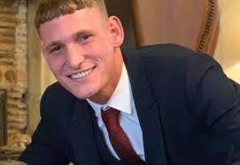 Drink driver from Strood crashed van into wall in West Street, Gravesend