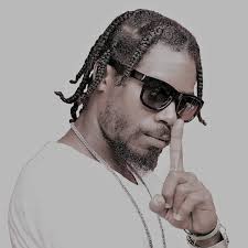 Stream Dougie Dan music