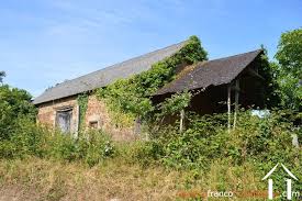 Alors que les maisons neuves sont, pour d'évidentes raisons foncières, construites en périphérie des villes, les demeures anciennes restent l'apanage des centres ou. Maison Pas Chere A Vendre En France France4u