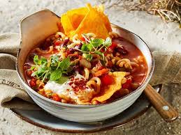 Feuriger Spaghetti Bohnen Eintopf Vier Nachos Fur Ein Halleluja Rezept Lecker Eintopf Gesunde Gemusesuppen Rezepte