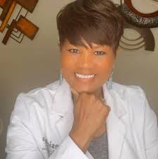 Happy small business Sunday!✨ My name is Carla and i'm the owner of The  Spiritual Hairstylist LLC! I have been running my salon suite since April,  and love to get my creative