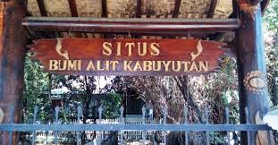 Inspirasi contoh pintu lipat berbahan besi yang sangat cocok di pergunakan untuk rumah dengan gaya minimalis dan modern. Pertahankan Kearifan Lokal Di Situs Bumi Alit Kabuyutan Dara Co Id