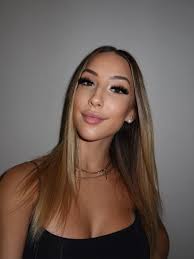 Rebekah Williams's Instagram, Twitter & Facebook