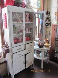 1950's chic kitchen cupboard kitchen