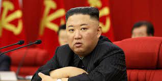 North korean state television has acknowledged kim jong un's apparent weight loss, even admitting that the leader's health is a subject of concern in though kim's new physique was apparent in his thinner face and baggier clothes, one news outlet found a way to possibly confirm the weight loss by. Tbeqroaglqkrom