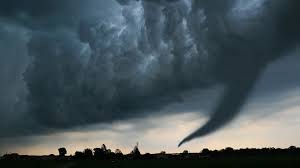 Im münsterland hat eine windhose eine spur der verwüstung hinterlassen. Wetter Warnung Tornados Uber Deutschland Erwartet Promiplanet