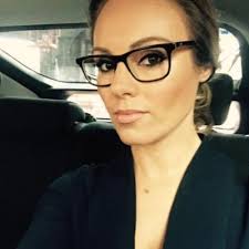 The 2006 winner of the apprentice, michelle dewberry, tries selling us these very rubbish products. Michelle Dewberry Michelledewbs Twitter